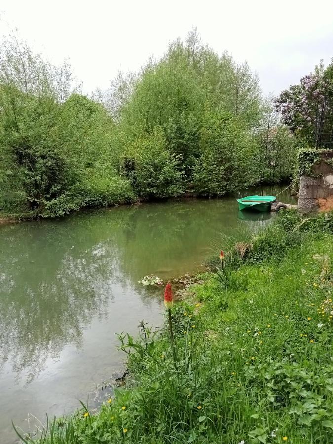 Le Gite Embarque - Gere Par Presta-Zen'Services - Barque Electrique En Supplement Verdun-sur-Meuse Exteriör bild