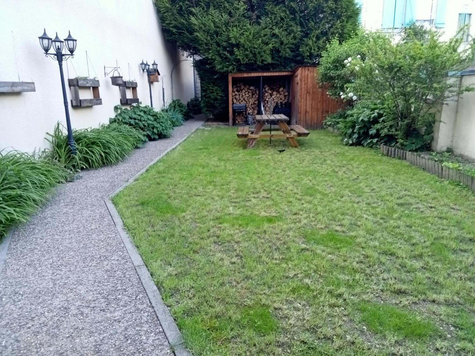 Le Gite Embarque - Gere Par Presta-Zen'Services - Barque Electrique En Supplement Verdun-sur-Meuse Exteriör bild