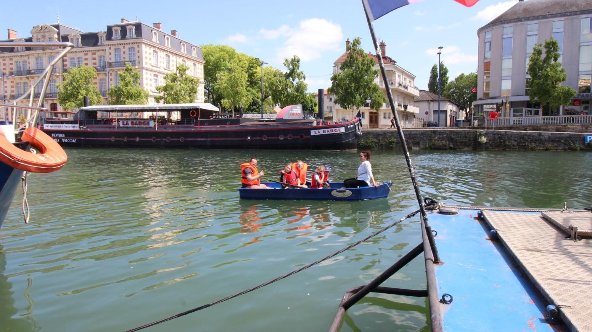 Le Gite Embarque - Gere Par Presta-Zen'Services - Barque Electrique En Supplement Verdun-sur-Meuse Exteriör bild