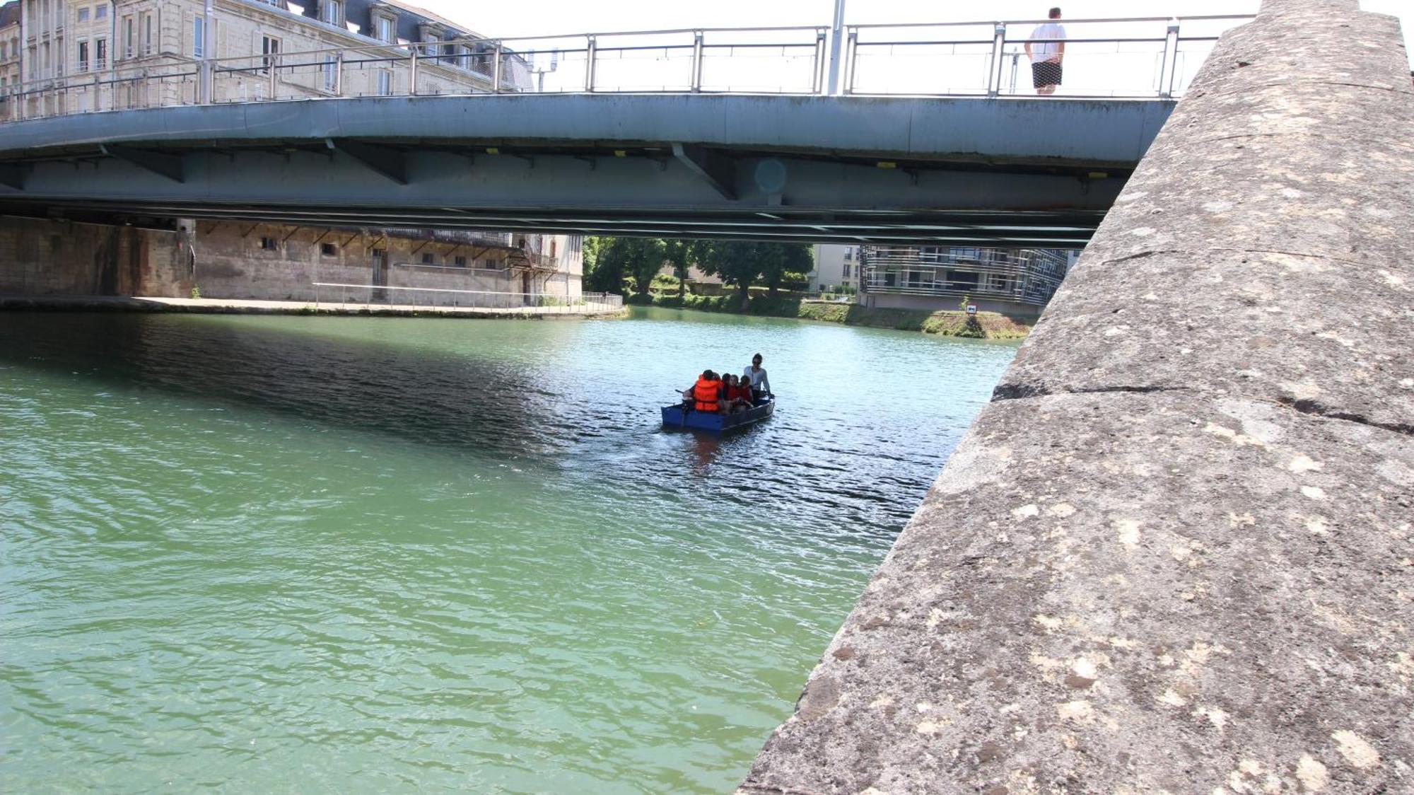 Le Gite Embarque - Gere Par Presta-Zen'Services - Barque Electrique En Supplement Verdun-sur-Meuse Exteriör bild
