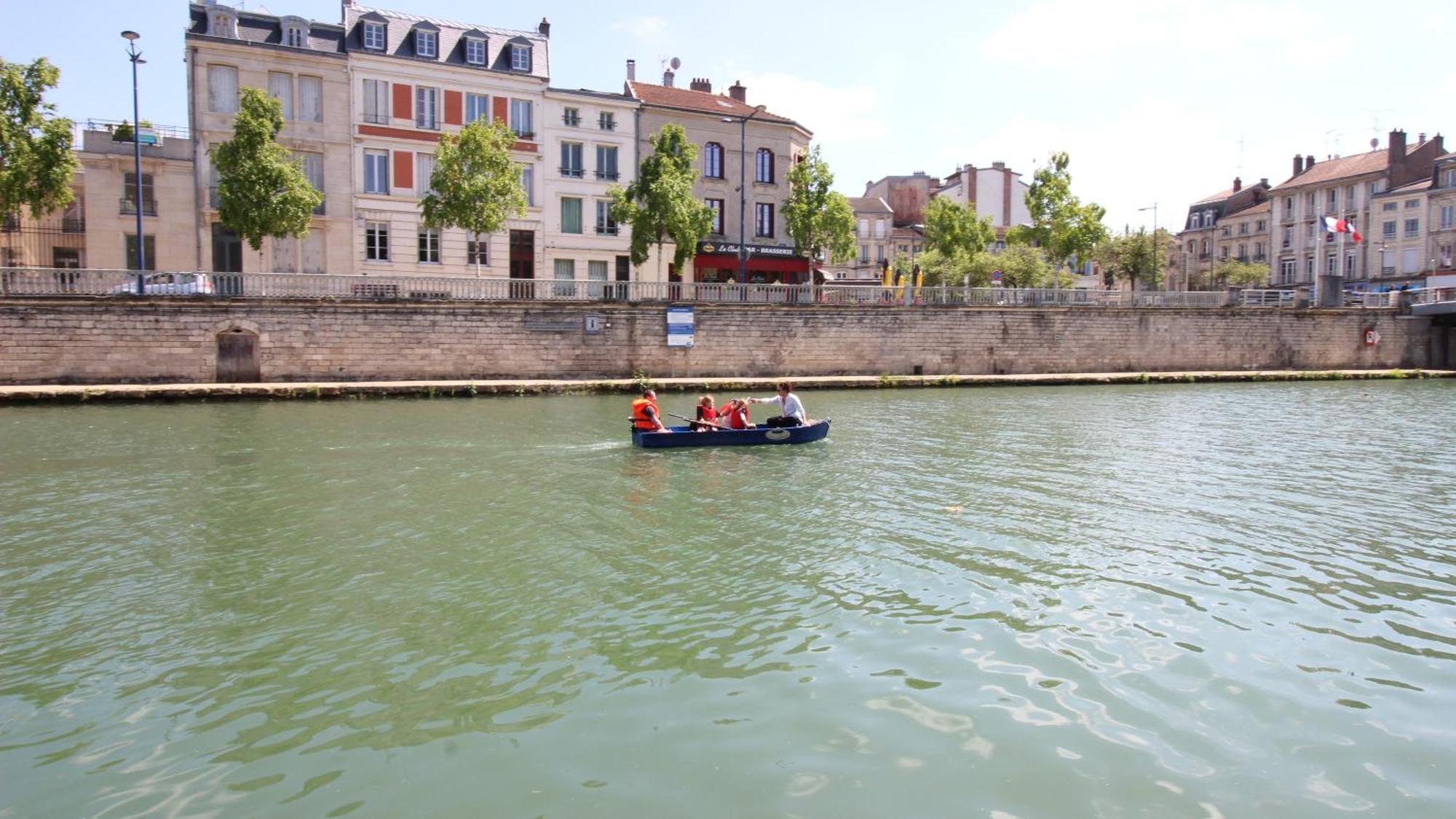 Le Gite Embarque - Gere Par Presta-Zen'Services - Barque Electrique En Supplement Verdun-sur-Meuse Exteriör bild
