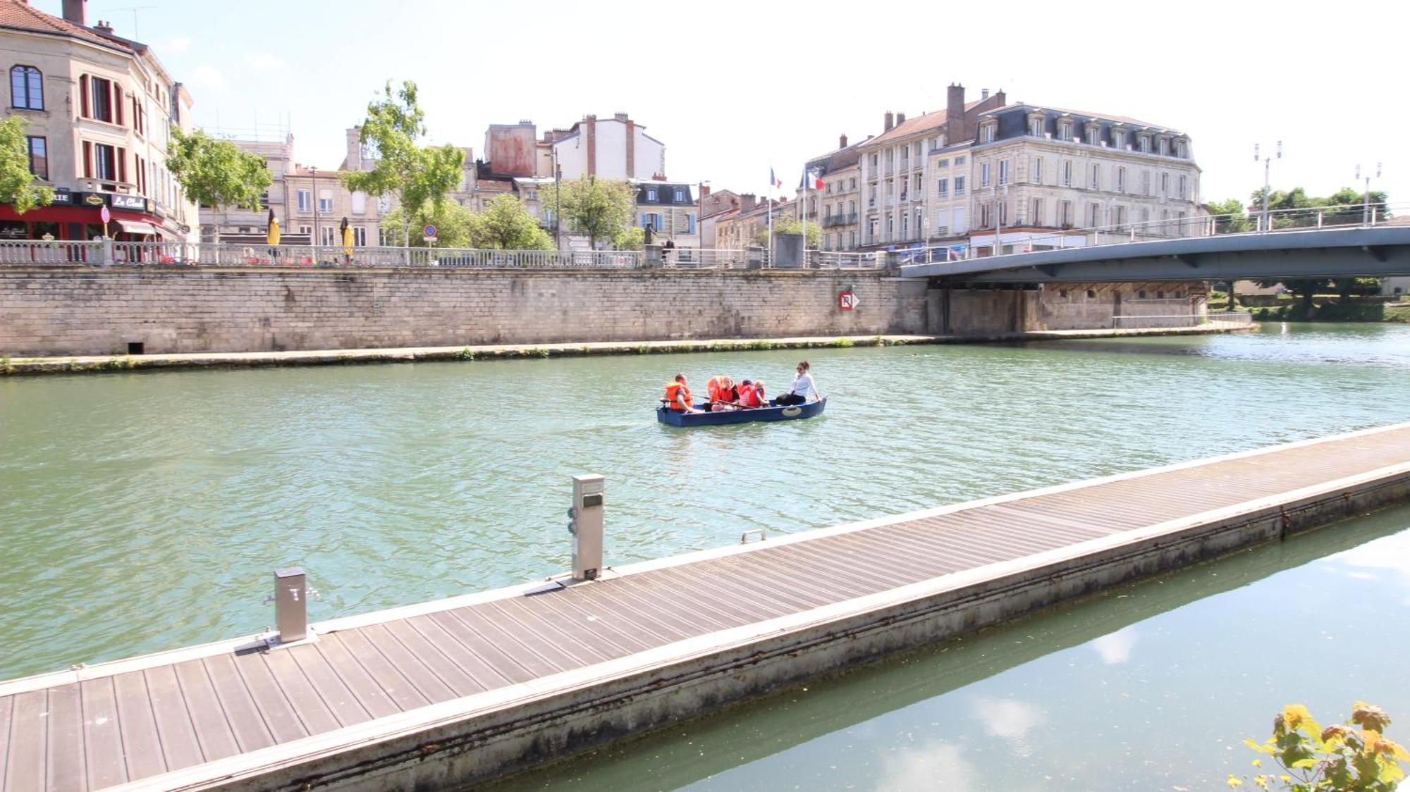 Le Gite Embarque - Gere Par Presta-Zen'Services - Barque Electrique En Supplement Verdun-sur-Meuse Exteriör bild